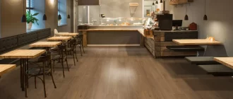 Ламінат на кухні: що буде, якщо пролити воду — експеримент, який здивував