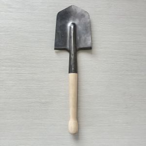 Полегшена титанова лопата